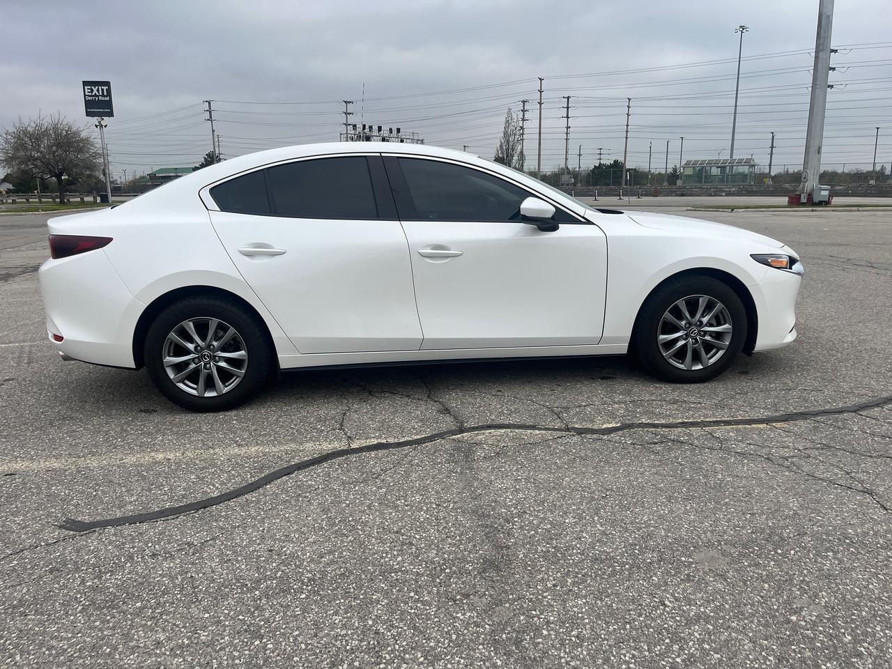 2023 Mazda MAZDA3 GS Auto FWD Photo3