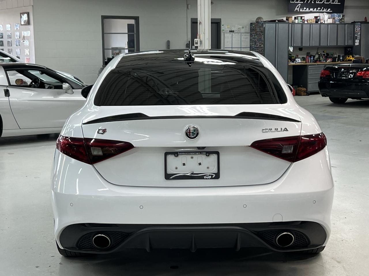 2017 Alfa Romeo Giulia 4dr Sdn AWD Photo
