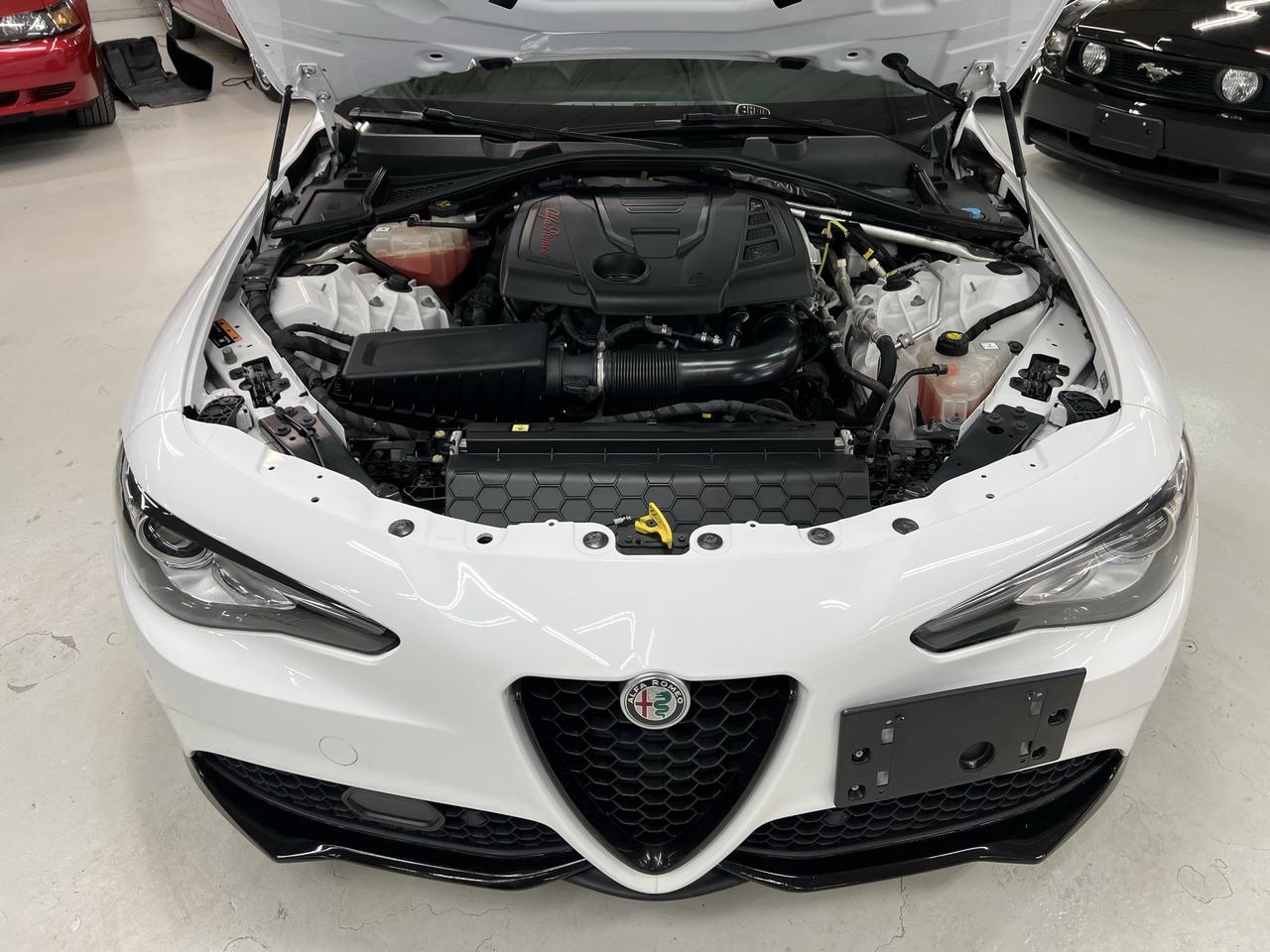2017 Alfa Romeo Giulia 4dr Sdn AWD Photo