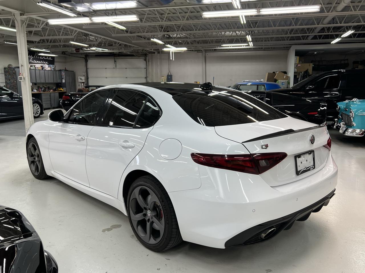 2017 Alfa Romeo Giulia 4dr Sdn AWD Photo