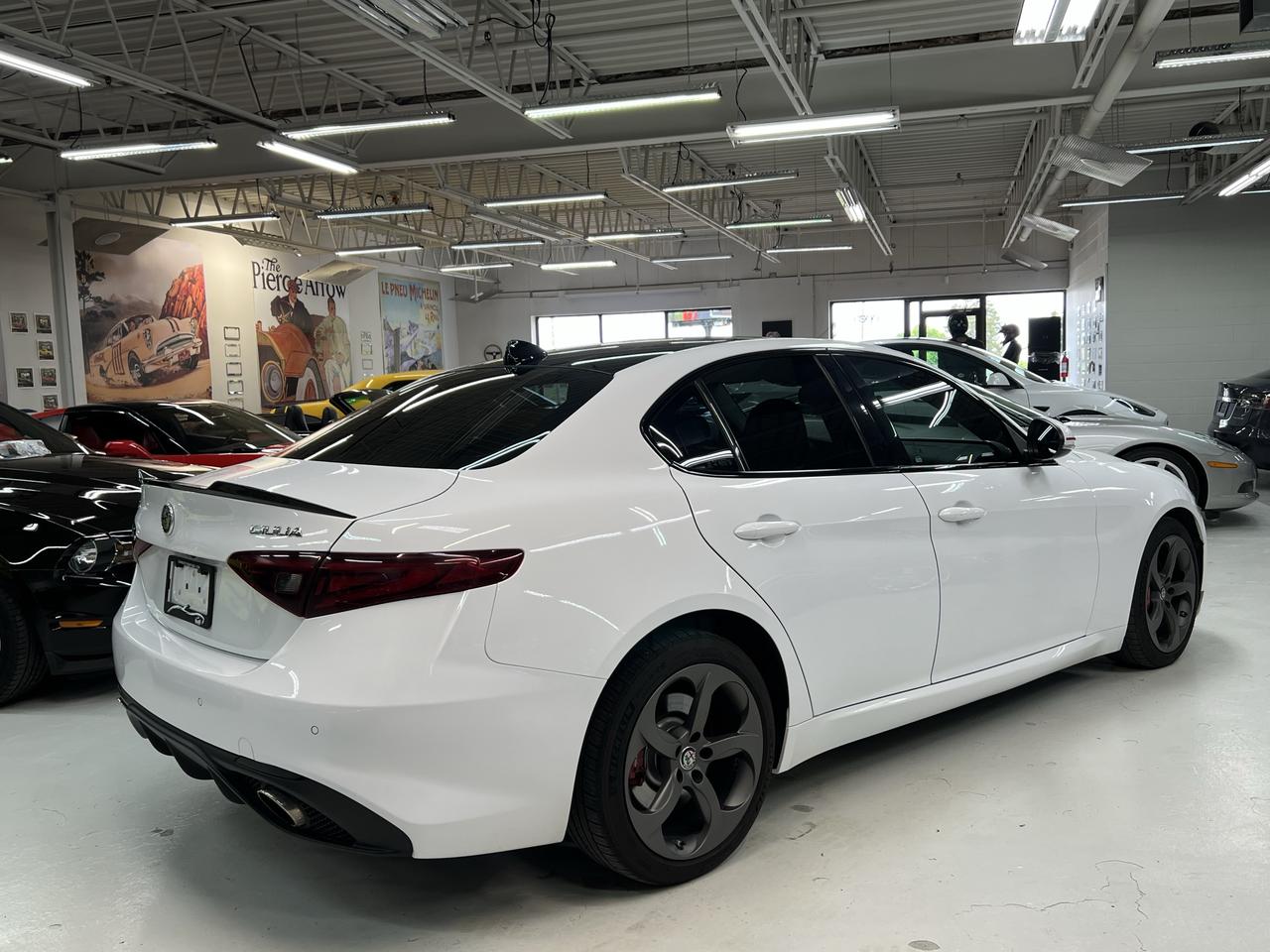 2017 Alfa Romeo Giulia 4dr Sdn AWD Photo