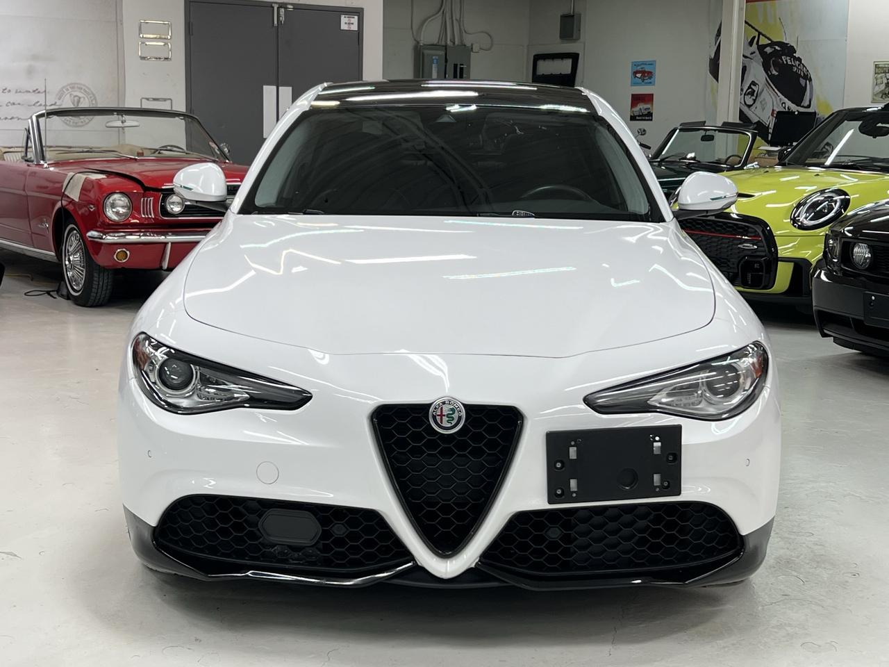 2017 Alfa Romeo Giulia 4dr Sdn AWD Photo
