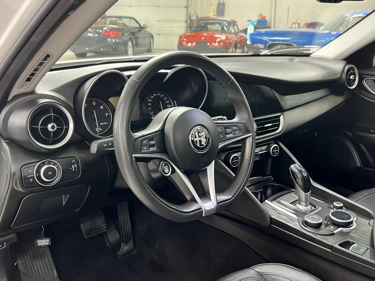 2017 Alfa Romeo Giulia 4dr Sdn AWD Photo