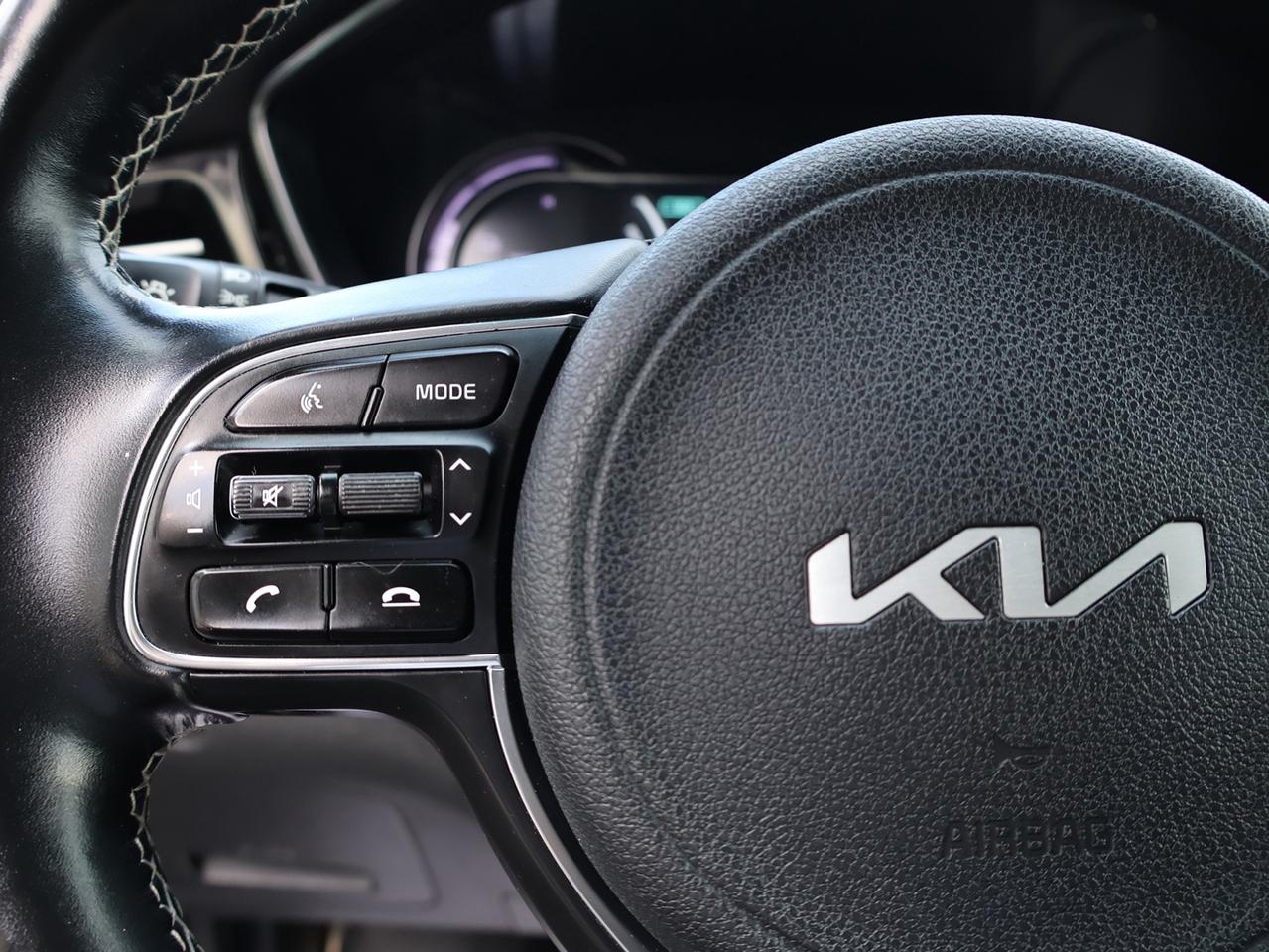 2022 Kia NIRO EV SX TOURING CERTIFIED *1 OWNER*ACCIDENT FREE* CAMERA NAV BLUETOOTH LEATHER HEATED SEATS SUNROOF CRUISE ALLOYS Photo