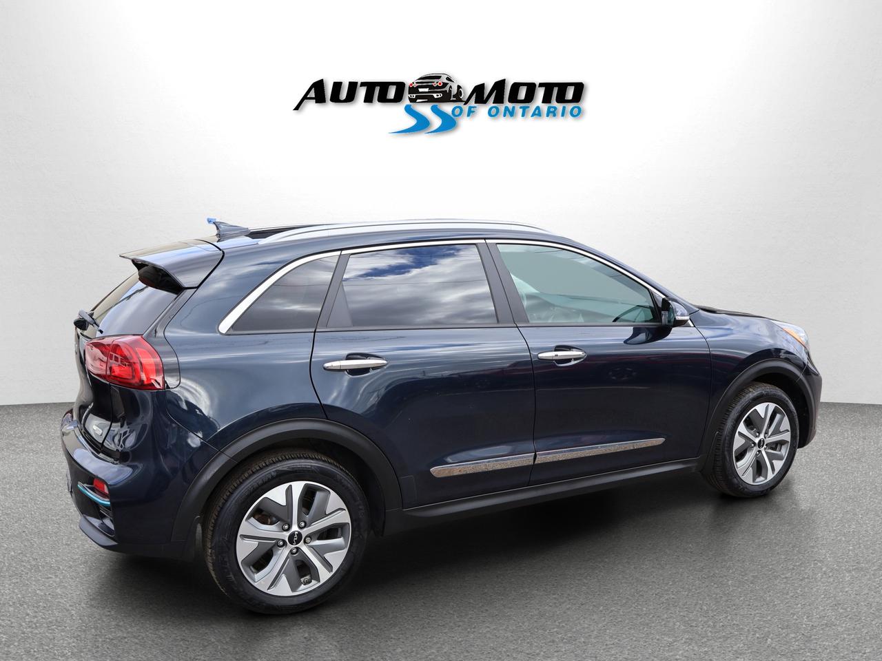 2022 Kia NIRO EV SX TOURING *1 OWNER*ACCIDENT FREE* CAMERA NAV BLUETOOTH LEATHER HEATED SEATS SUNROOF CRUISE ALLOYS Photo