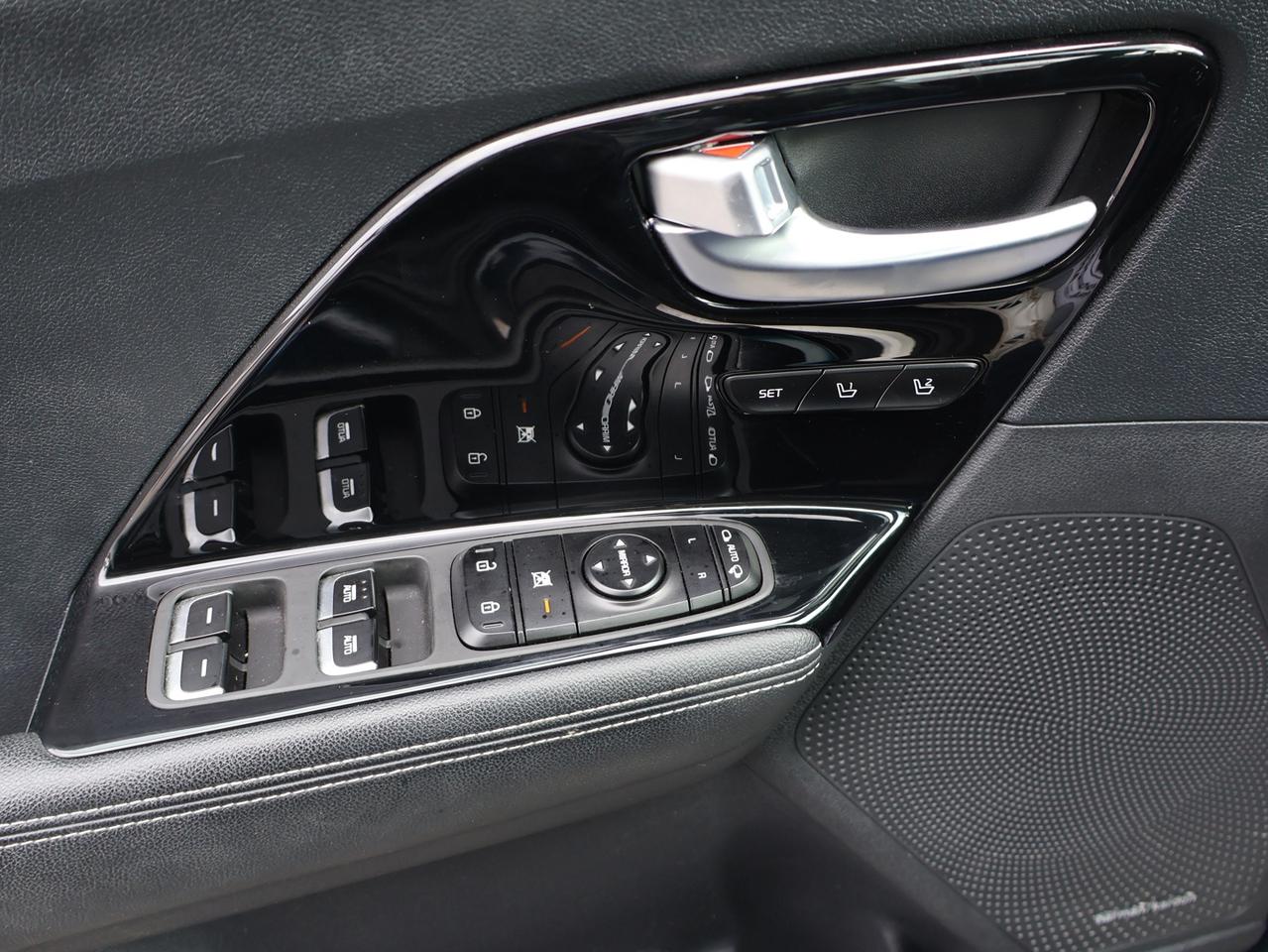 2022 Kia NIRO EV SX TOURING *1 OWNER*ACCIDENT FREE* CAMERA NAV BLUETOOTH LEATHER HEATED SEATS SUNROOF CRUISE ALLOYS Photo