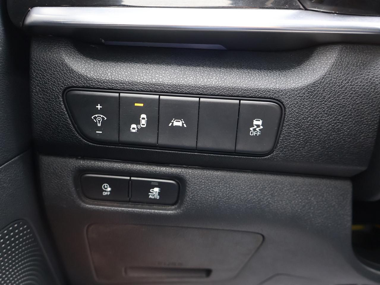 2022 Kia NIRO EV SX TOURING *1 OWNER*ACCIDENT FREE* CAMERA NAV BLUETOOTH LEATHER HEATED SEATS SUNROOF CRUISE ALLOYS Photo