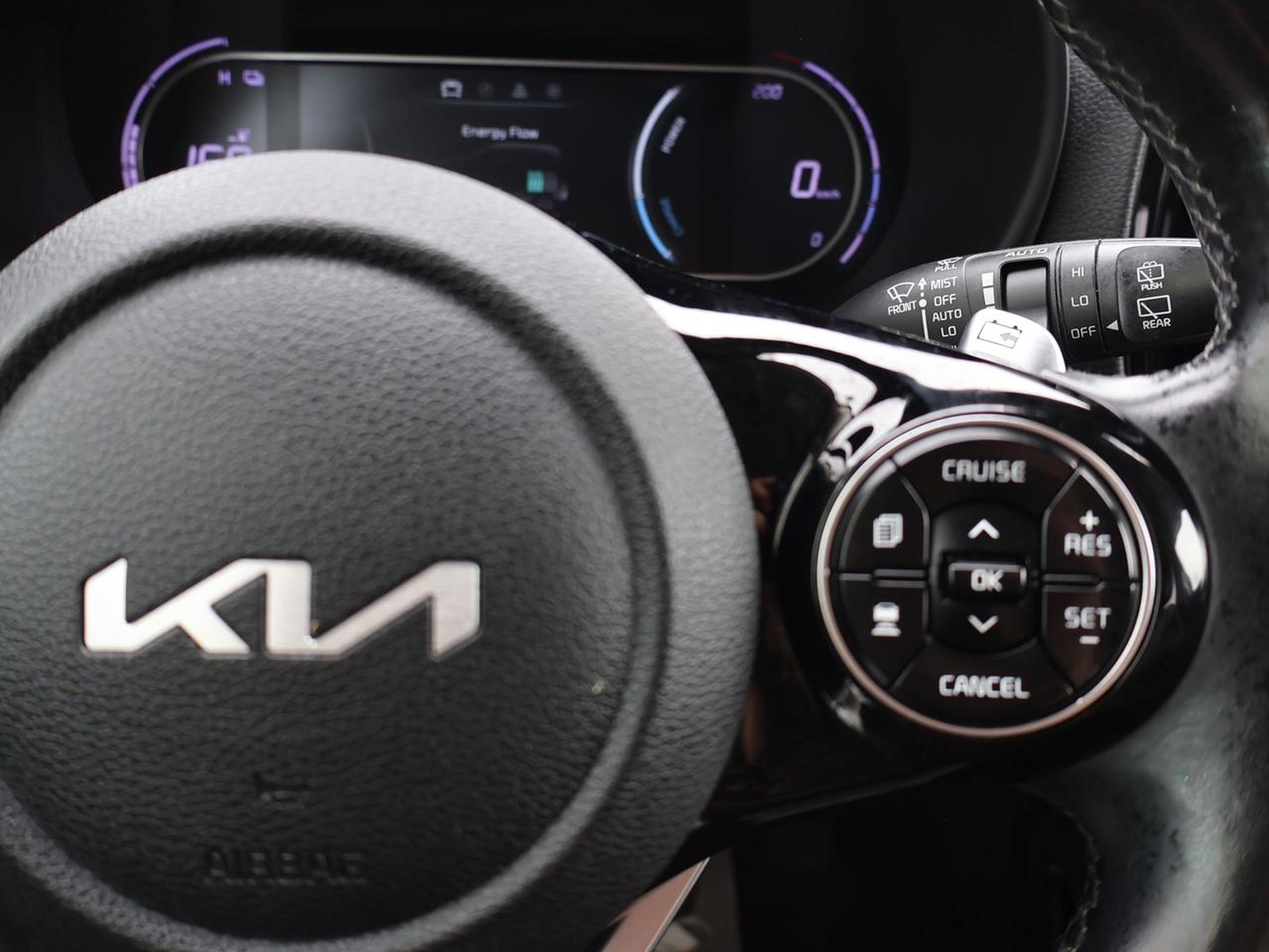 2022 Kia Soul EV LIMITED LR CERTIFIED *ACCIDENT FREE* CAMERA NAV BLUETOOTH LEATHER HEATED SEATS SUNROOF CRUISE ALLOYS Photo