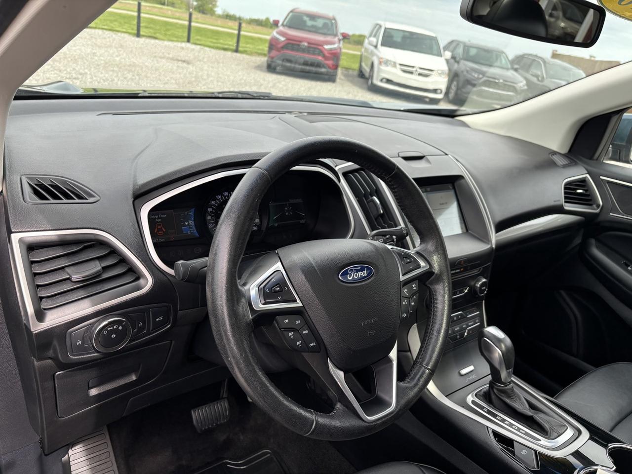 2016 Ford Edge SEL Photo