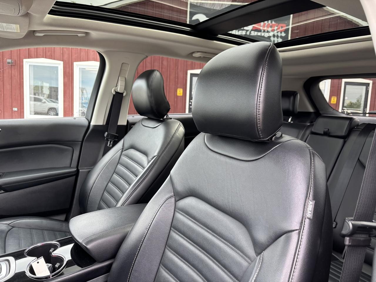 2016 Ford Edge SEL Photo