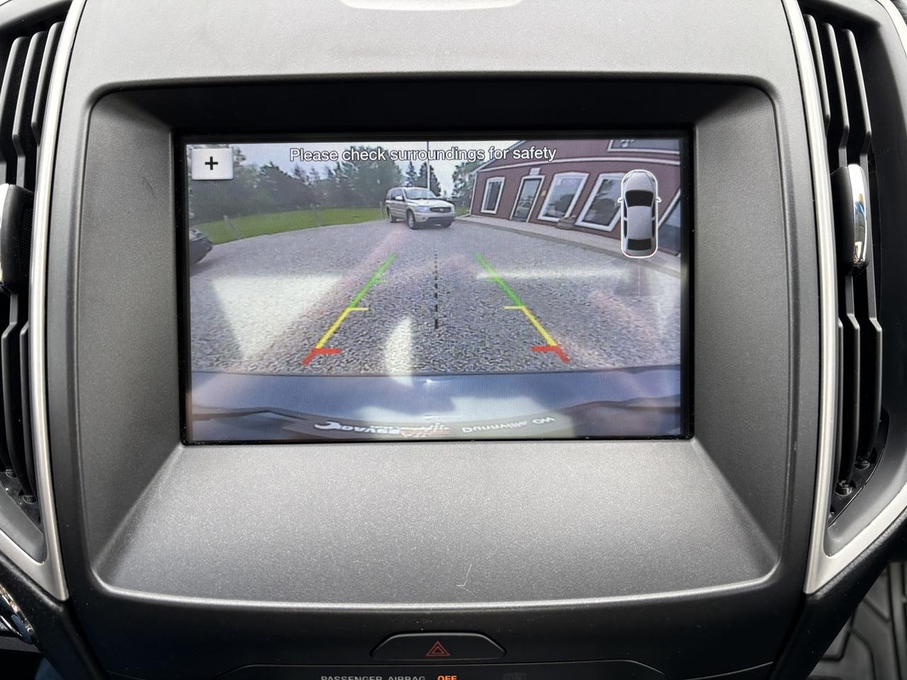 2016 Ford Edge SEL Photo