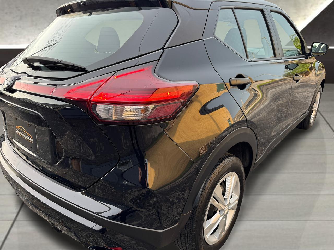 2024 Nissan Kicks S+ONE OWNER+CLEAN CARFAX+LEASE RETURN Photo