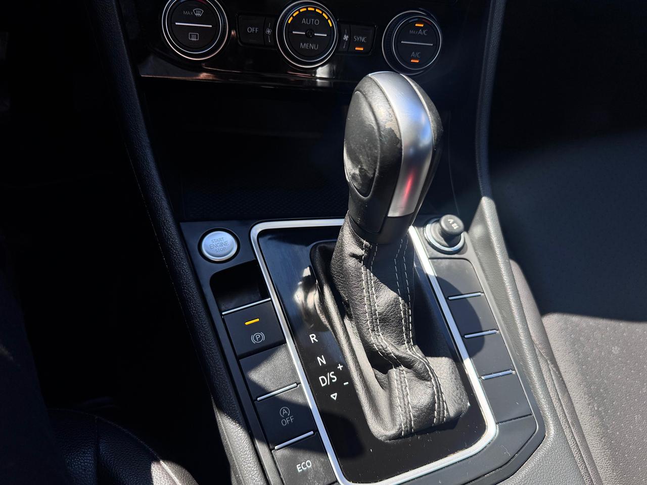2021 Volkswagen Jetta FINANCING AVAILABLE Photo11