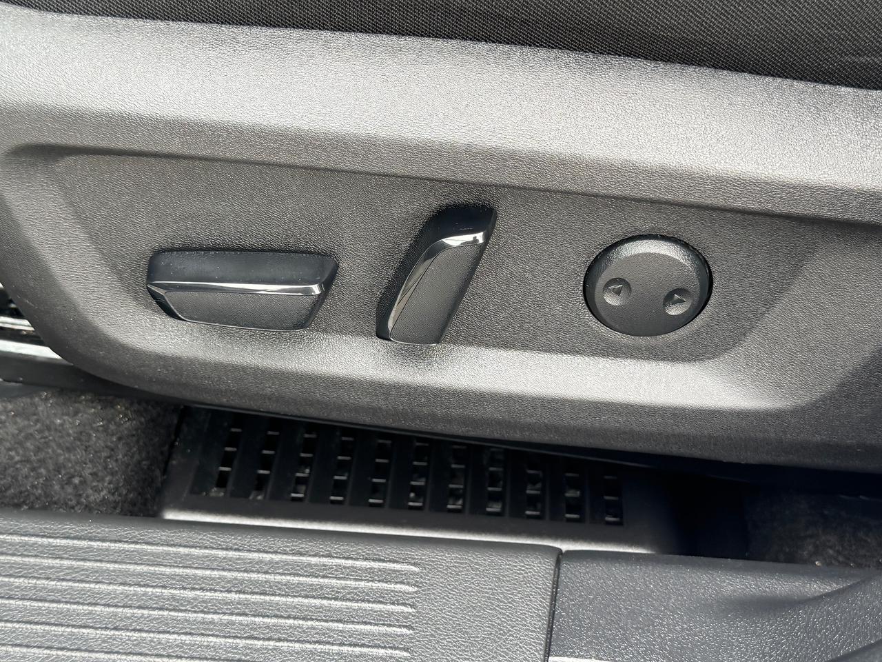 2023 Nissan Rogue SV Moonroof+ONE OWNER+CLEAN CARFAX Photo