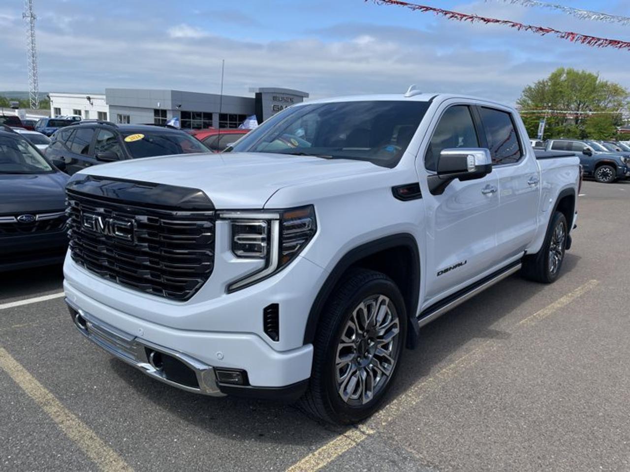 4WD Crew Cab 147 Denali Ultimate, 10-Speed Automatic, Gas V8 6.2L/376