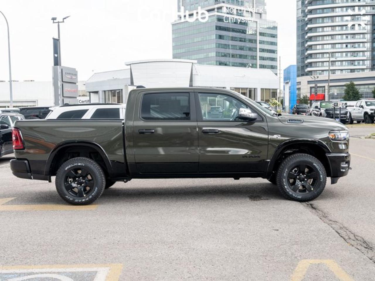 2026 RAM 1500 Big Horn Crew Cab 5'7" Box 5.7L HEMI eTorque V8 | BackCountry Package | Big Horn Level 2 | Panoramic Sunroof Photo4
