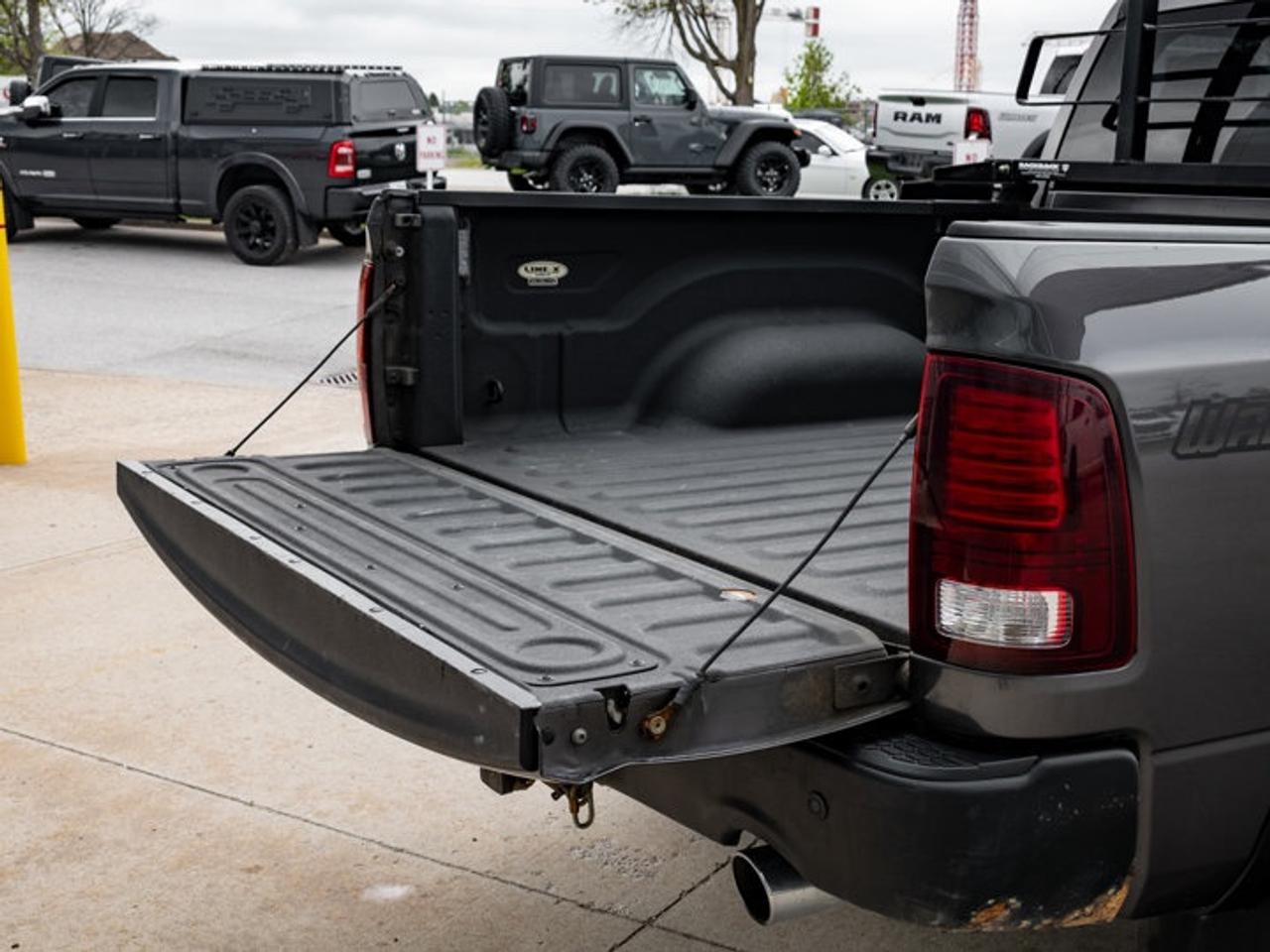 2021 RAM 1500 Classic WARLOCK Photo