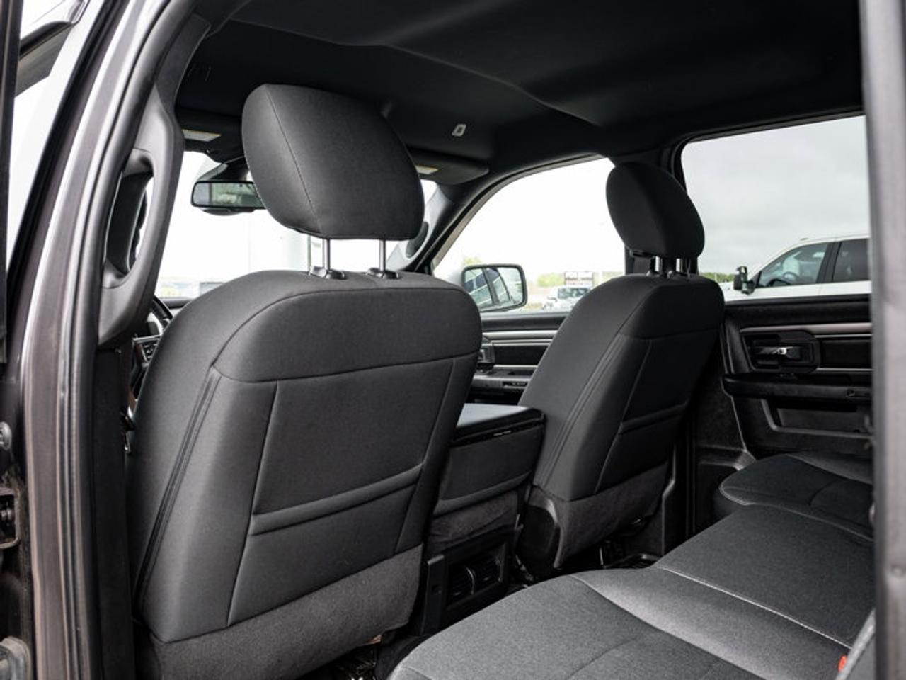 2021 RAM 1500 Classic WARLOCK Photo