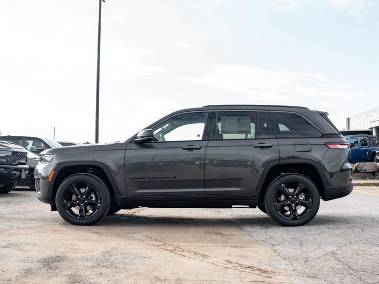 2026 Jeep Grand Cherokee Altitude Photo
