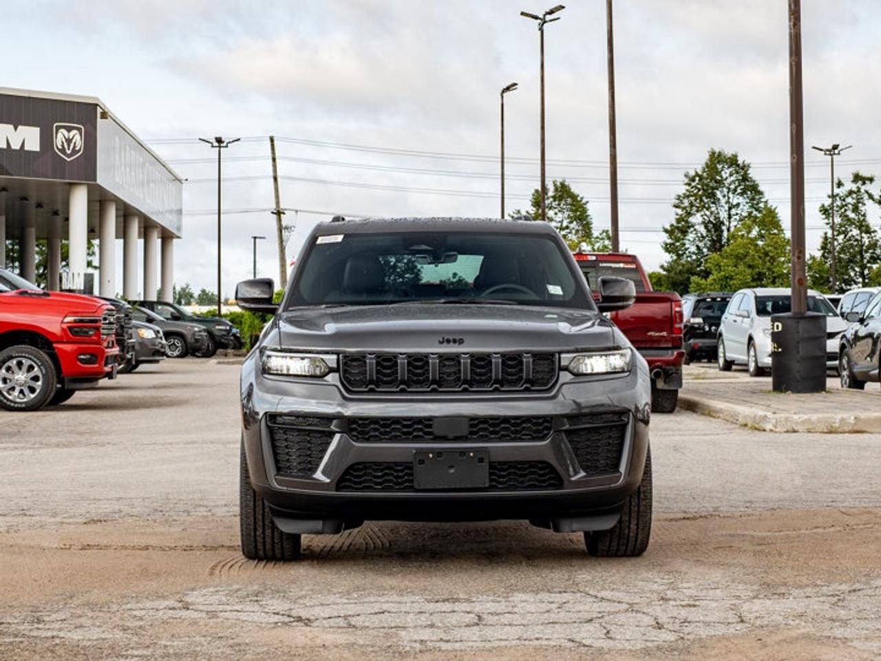2026 Jeep Grand Cherokee Altitude Photo