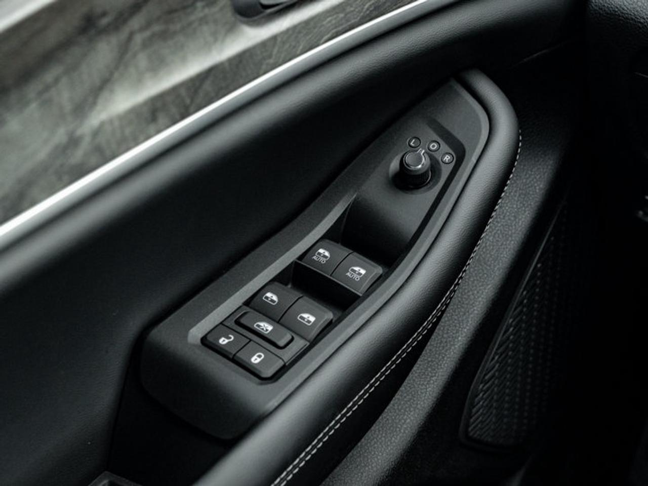 2026 Jeep Grand Cherokee Altitude Photo