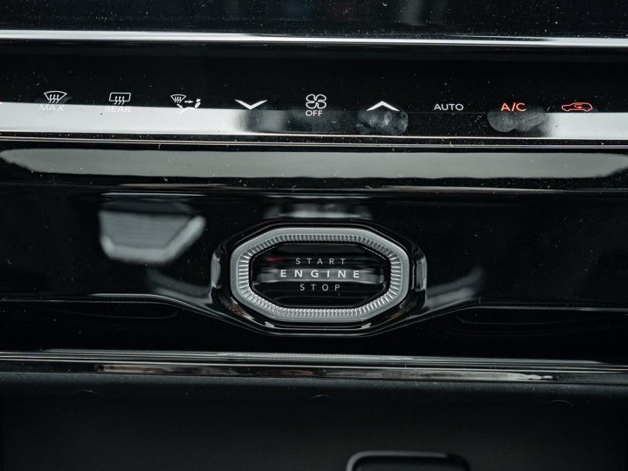 2026 Jeep Grand Cherokee Altitude Photo