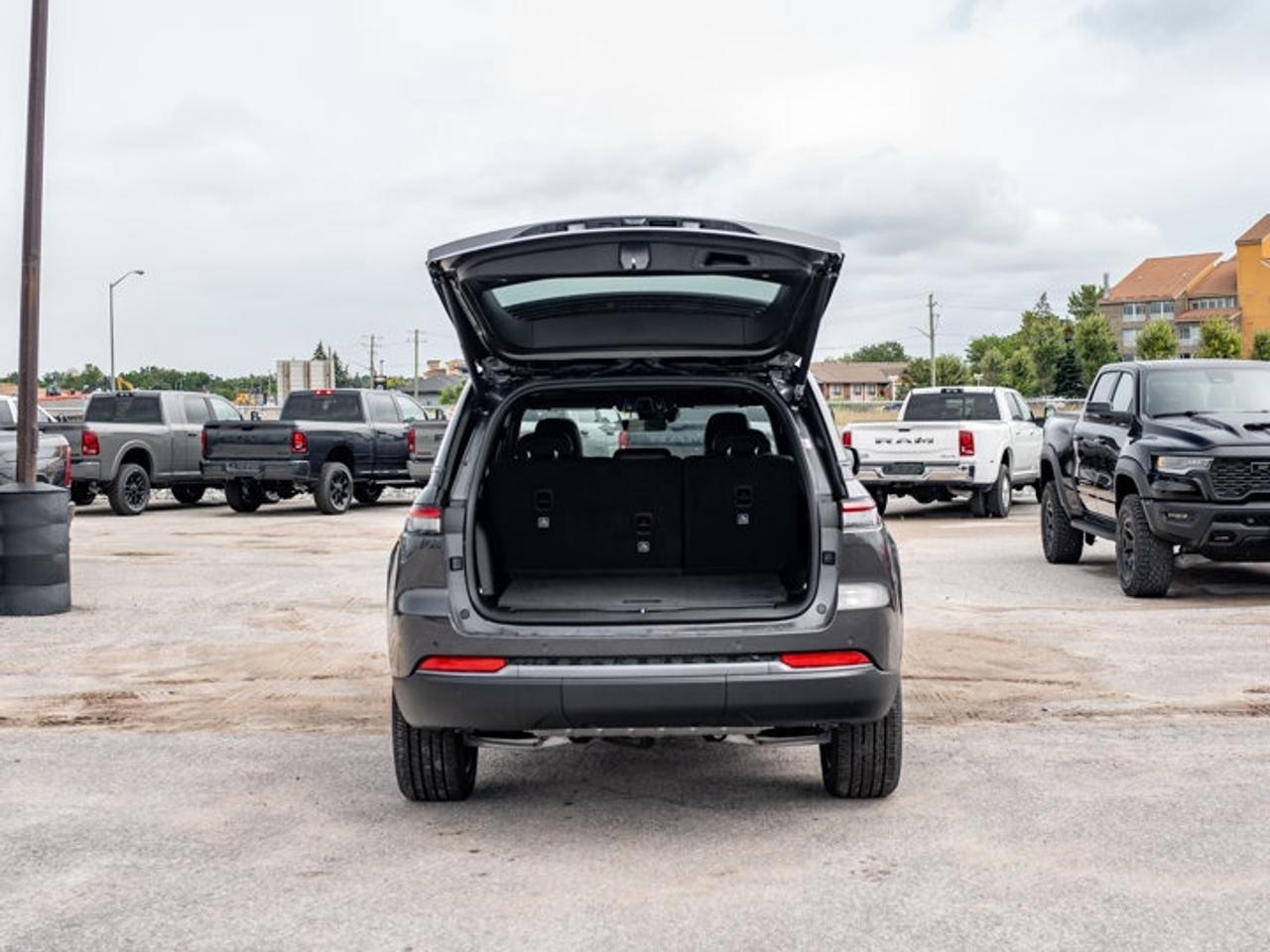 2026 Jeep Grand Cherokee Altitude Photo