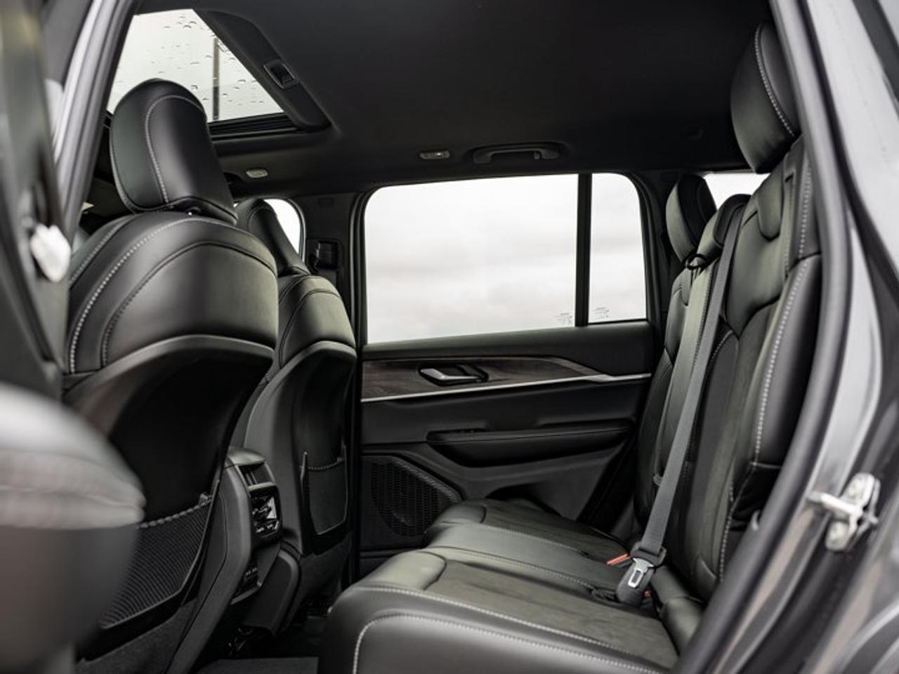 2026 Jeep Grand Cherokee Altitude Photo