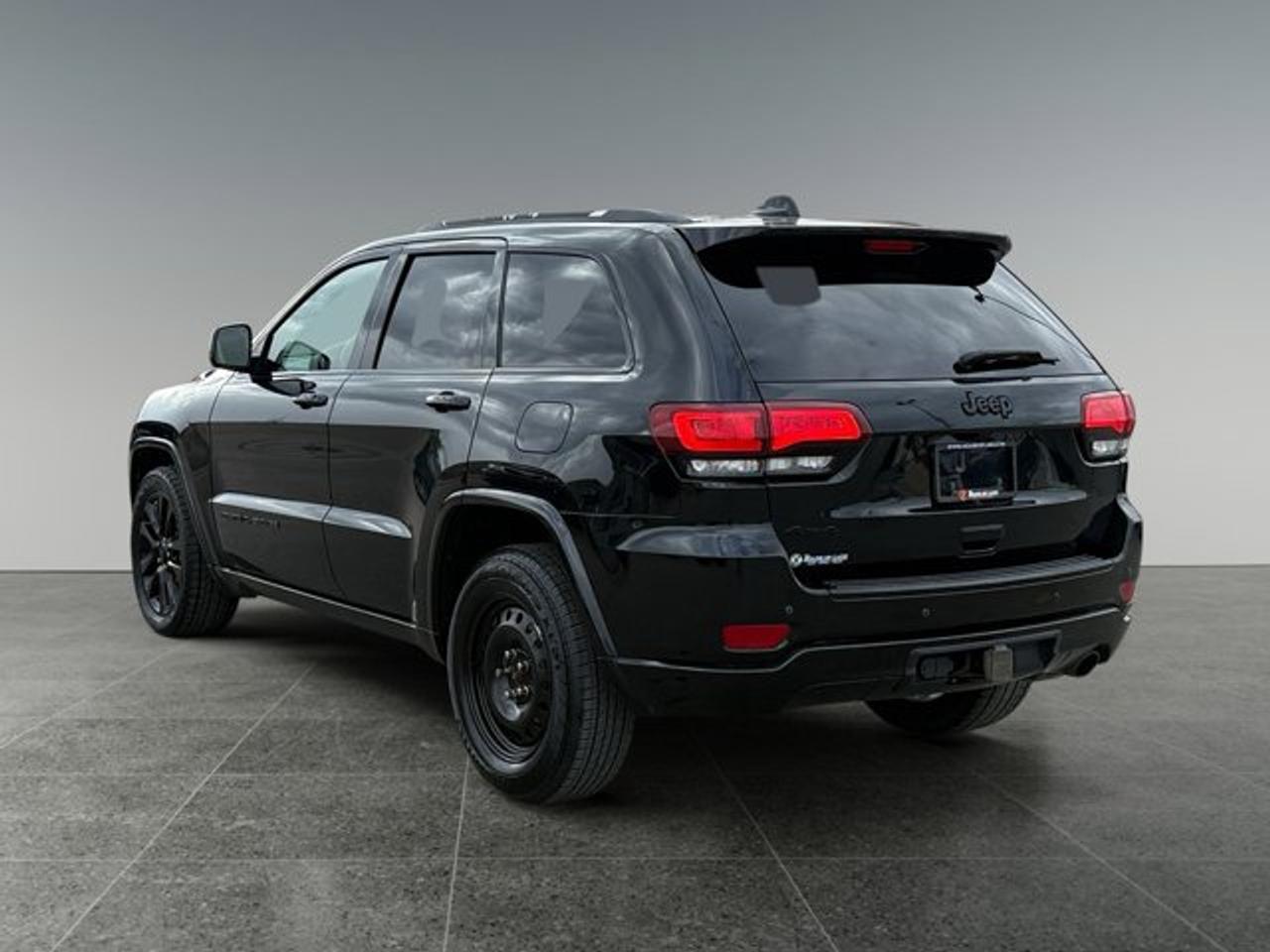 2018 Jeep Grand Cherokee Altitude Iv - Photo #3
