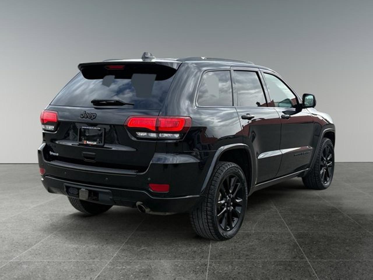 2018 Jeep Grand Cherokee Altitude Iv Photo