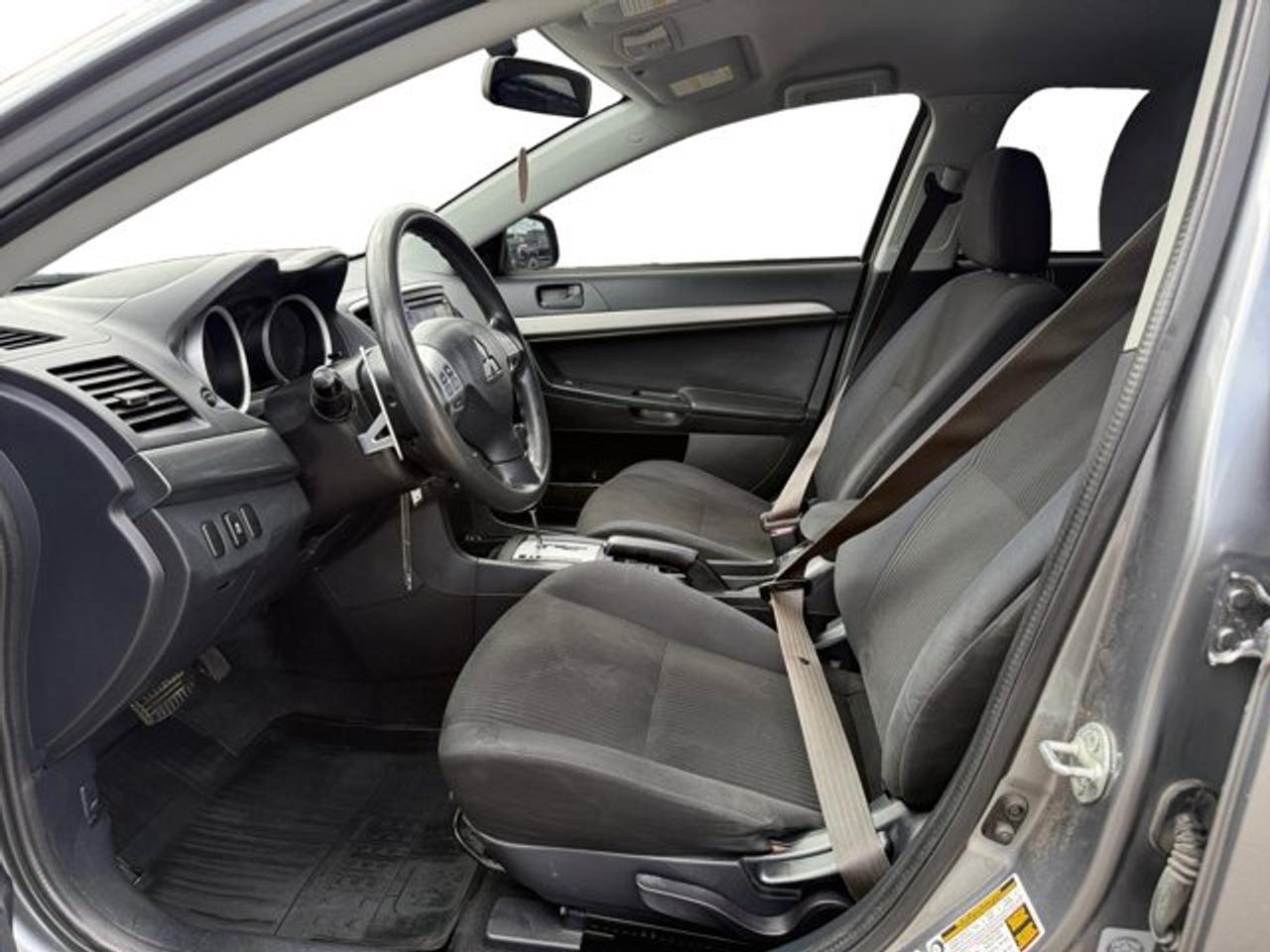 2014 Mitsubishi Lancer SE - Photo #10