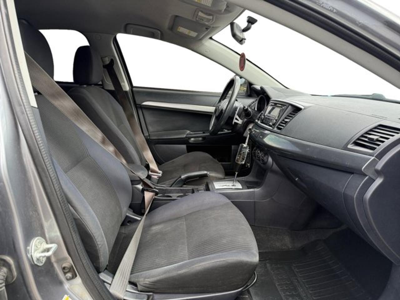 2014 Mitsubishi Lancer SE Photo