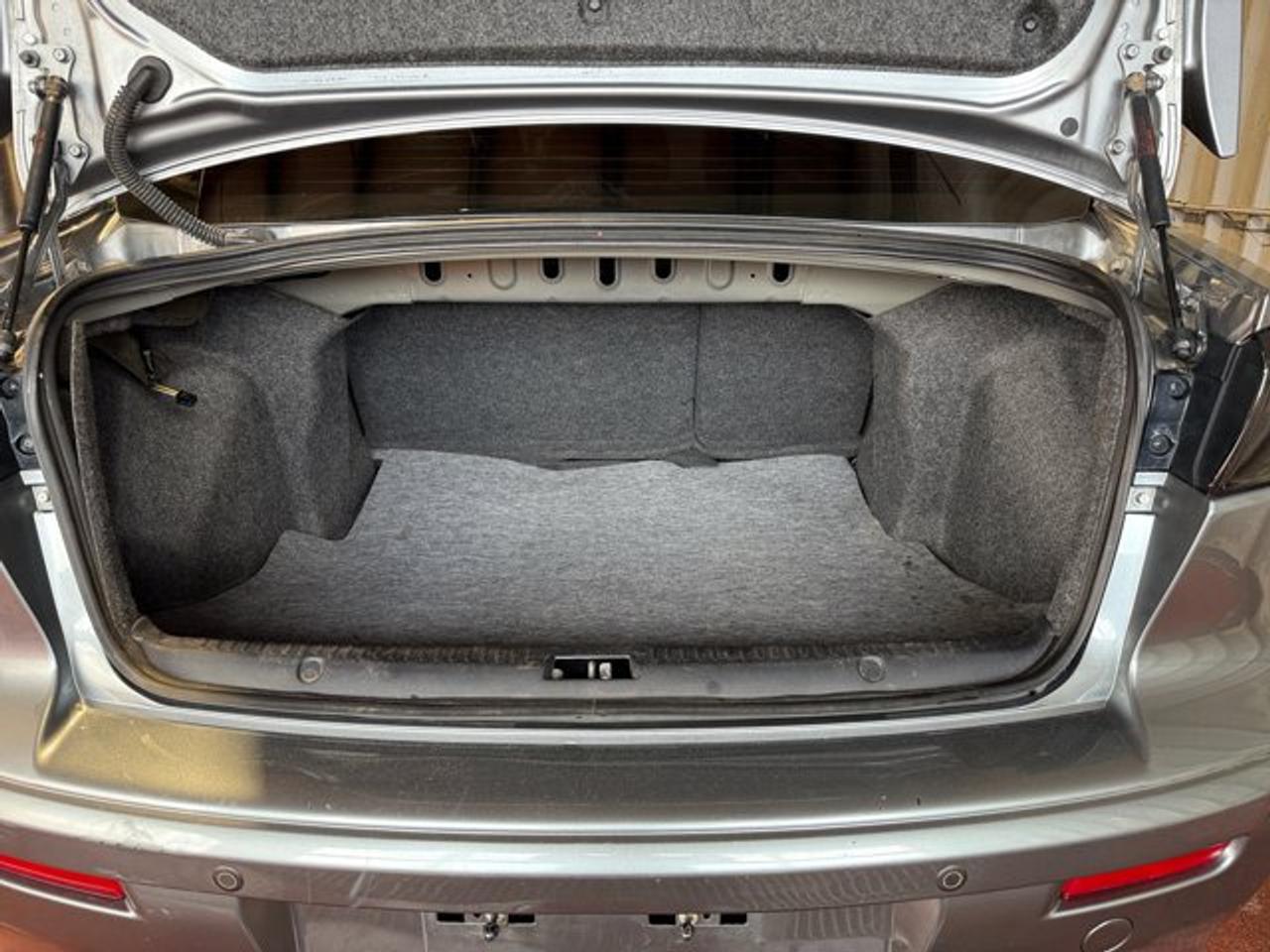 2014 Mitsubishi Lancer SE - Photo #16