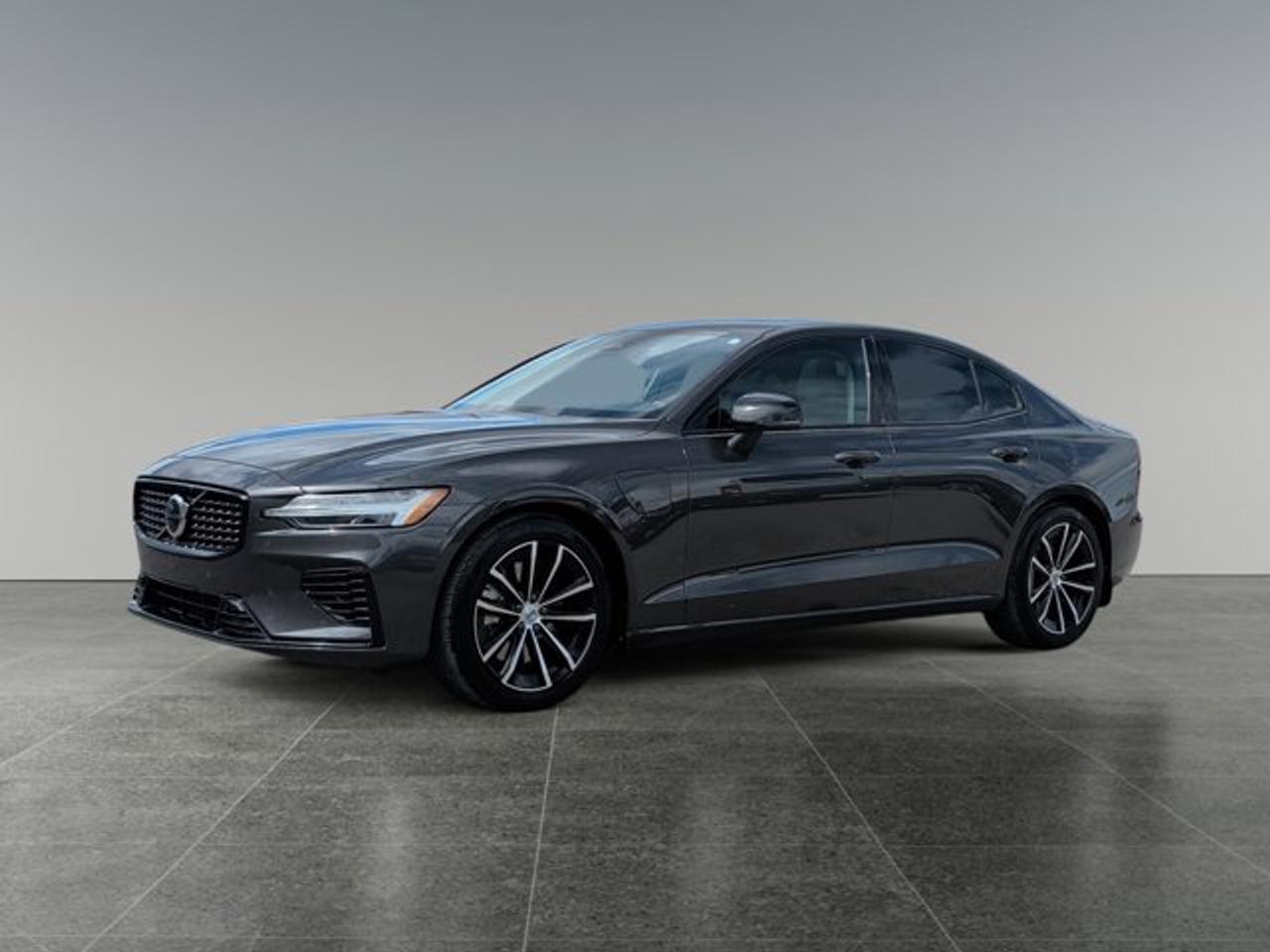 2024 Volvo S60 Recharge Core Dark Theme Photo