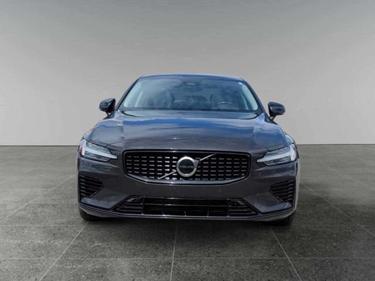 2024 Volvo S60 Recharge Core Dark Theme - Photo #8