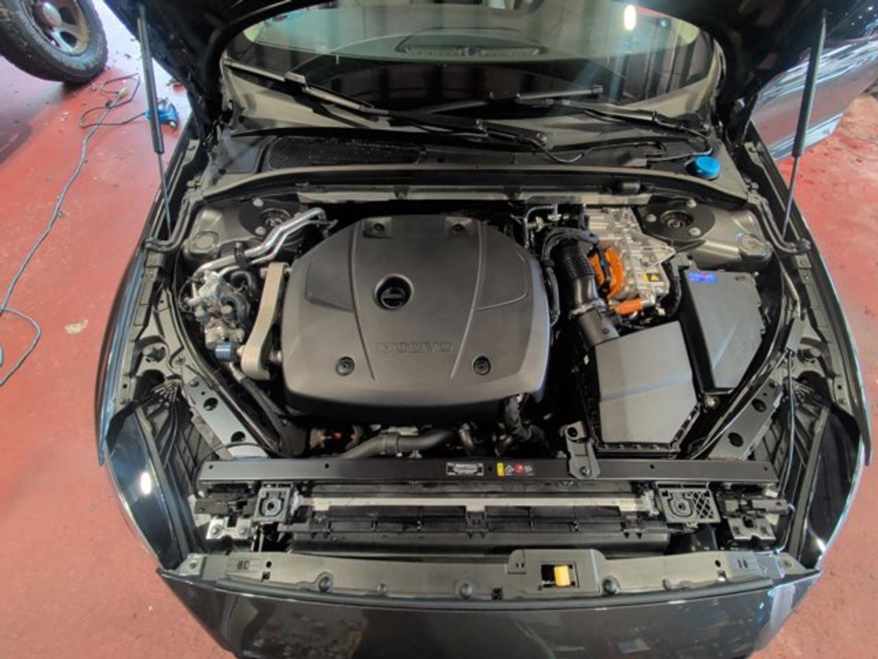 2024 Volvo S60 Recharge Core Dark Theme Photo