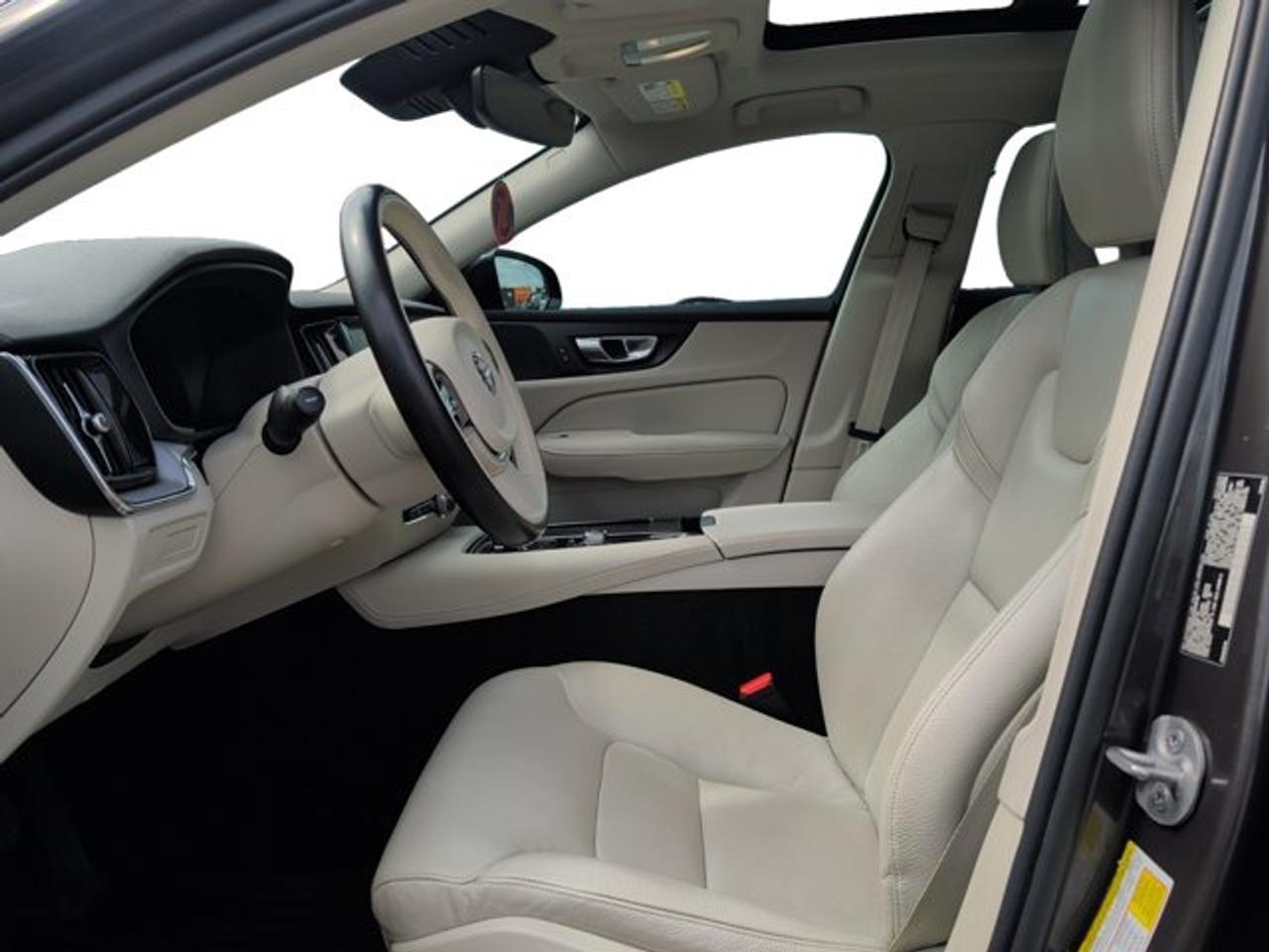 2024 Volvo S60 Recharge Core Dark Theme Photo