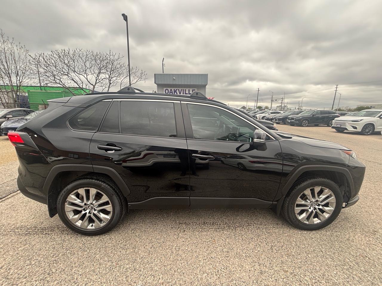 2021 Toyota RAV4 XLE AWD Photo