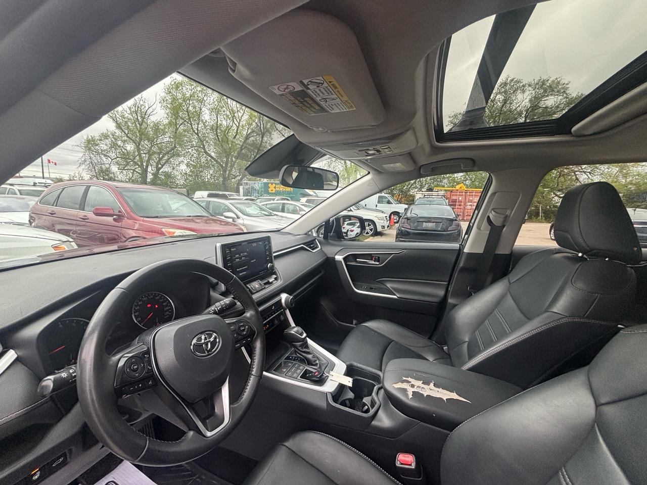2021 Toyota RAV4 XLE AWD Photo