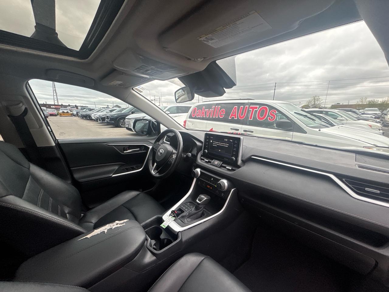 2021 Toyota RAV4 XLE AWD Photo