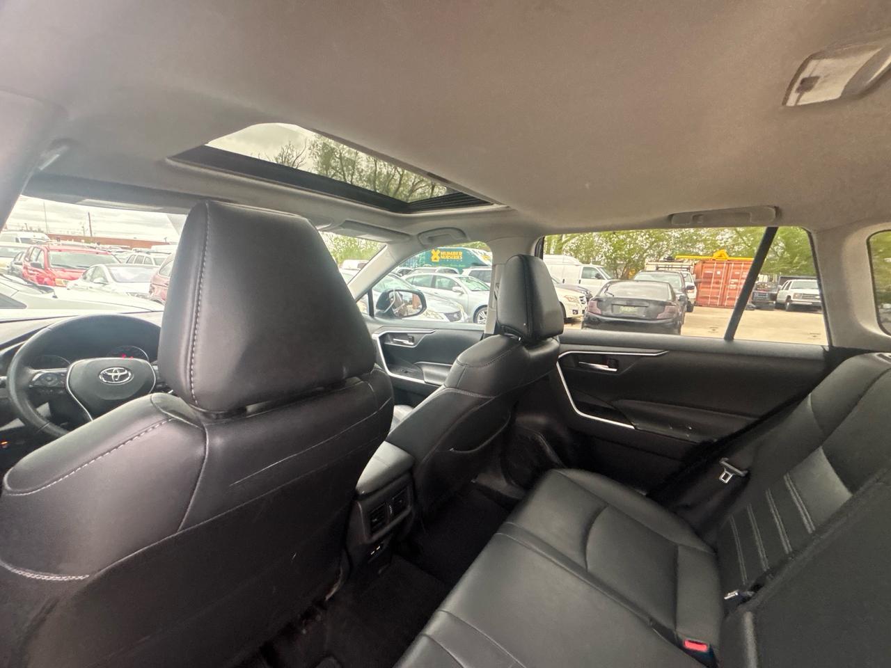 2021 Toyota RAV4 XLE AWD Photo