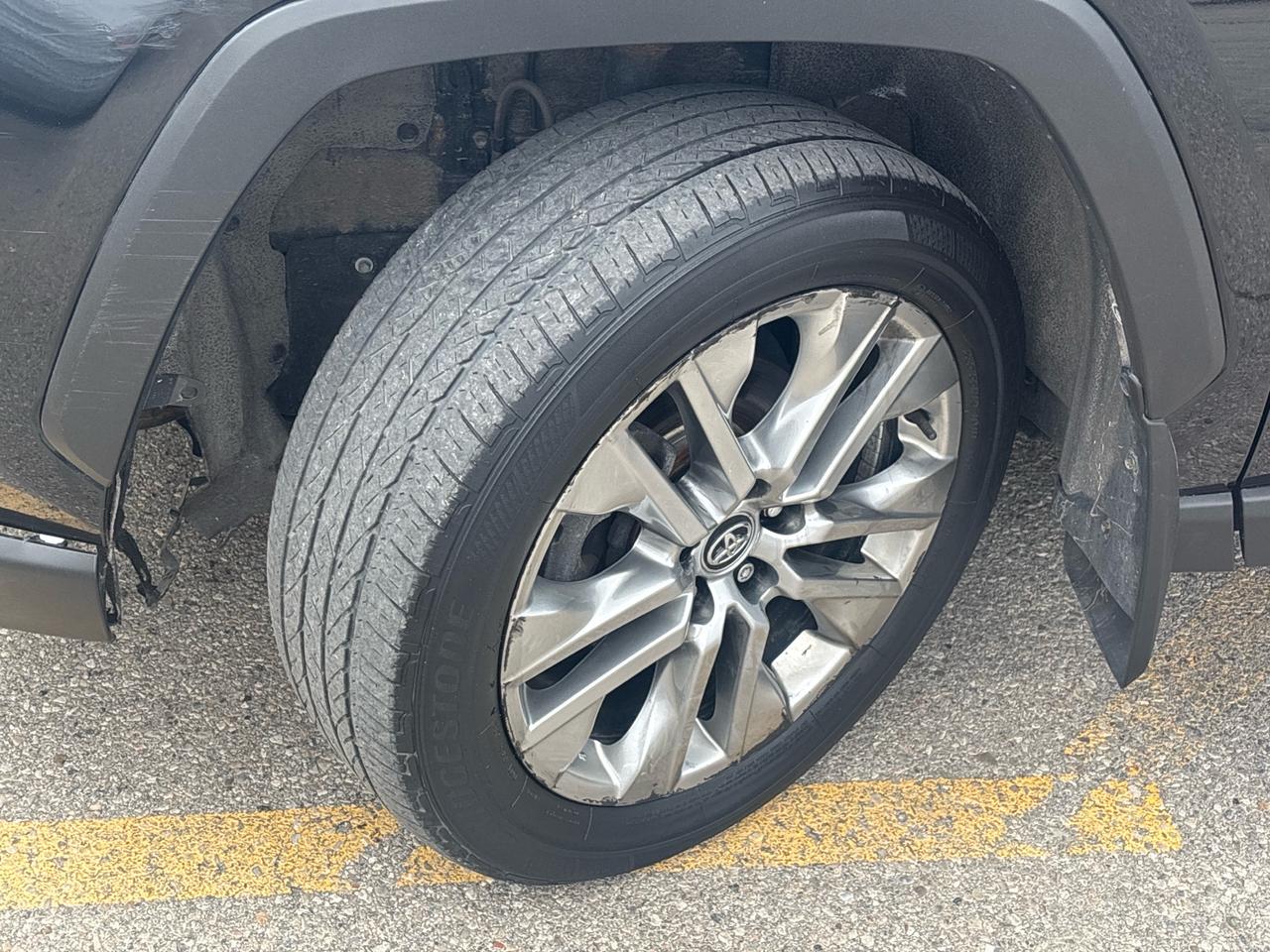 2021 Toyota RAV4 XLE AWD Photo