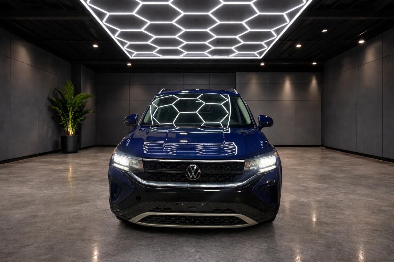 2023 Volkswagen Taos Highline 4MOTION Photo