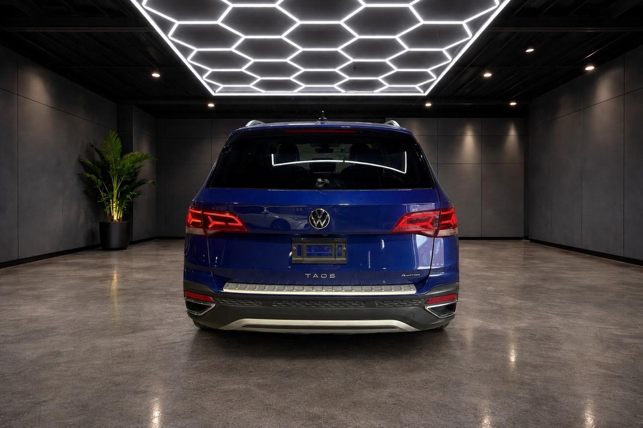 2023 Volkswagen Taos Highline 4MOTION Photo