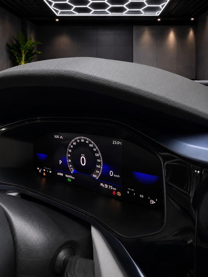 2023 Volkswagen Taos Highline 4MOTION Photo