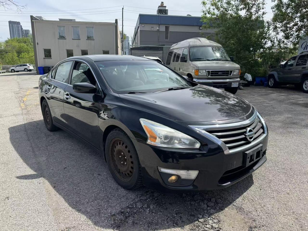 2013 Nissan Altima 2.5 SV Photo