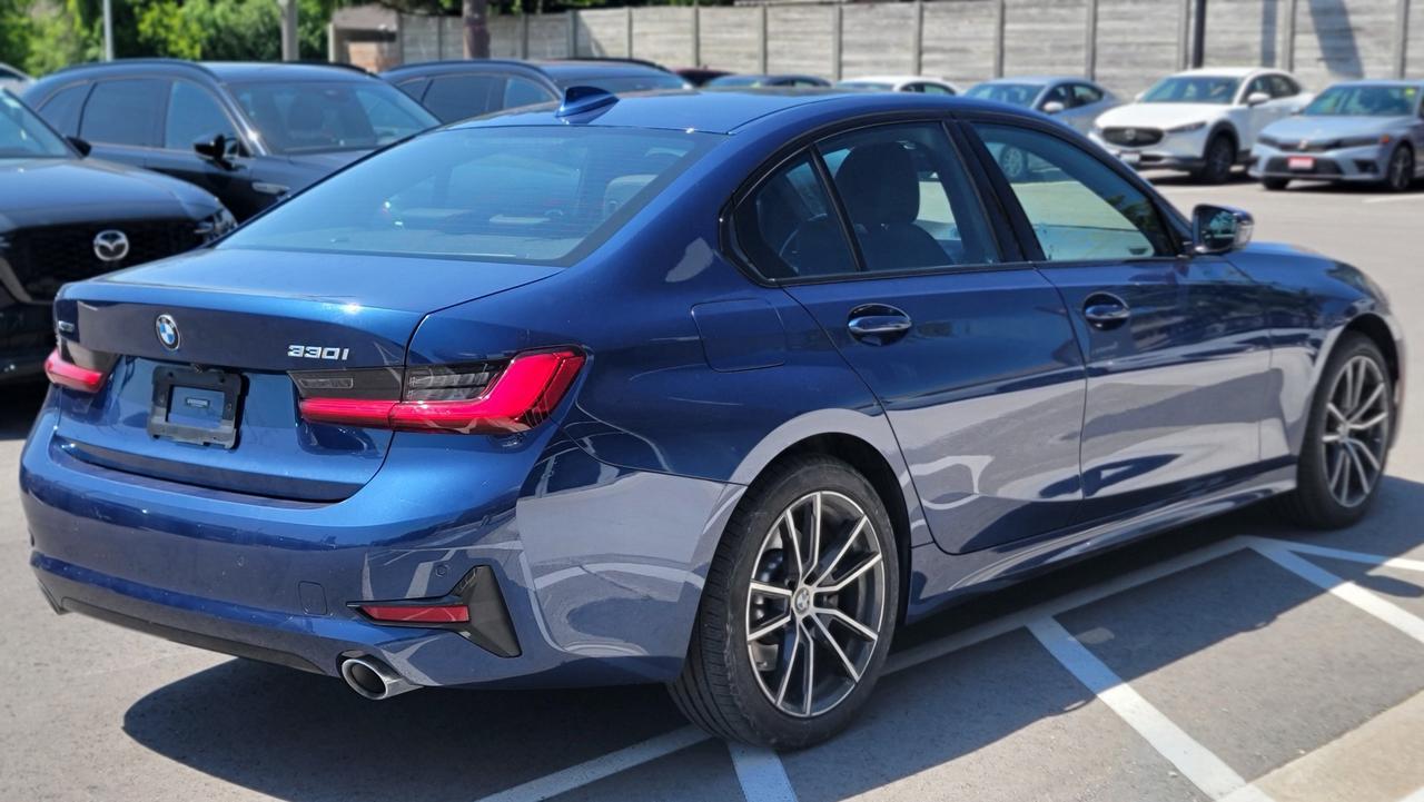 2021 BMW 330 i xDrive Photo