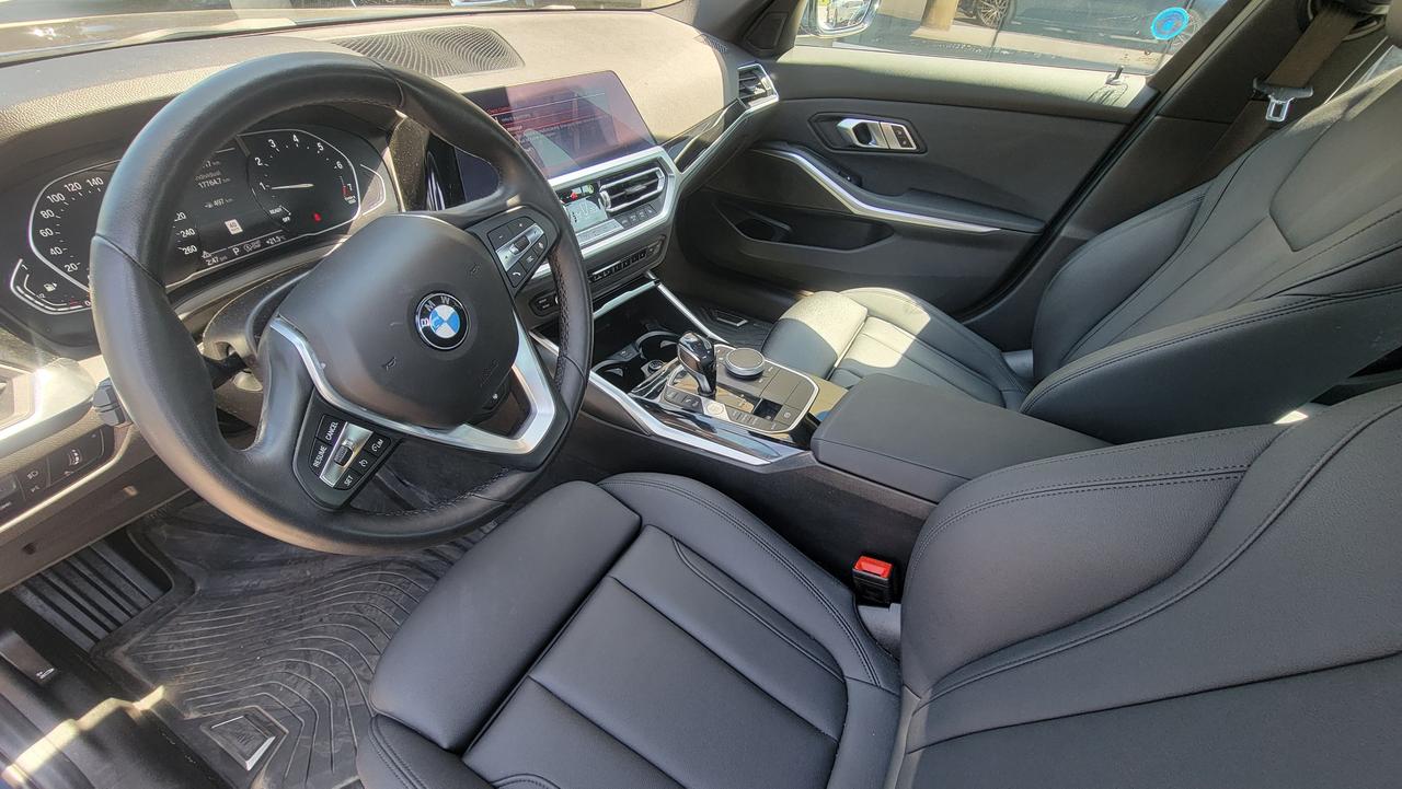 2021 BMW 330 i xDrive Photo