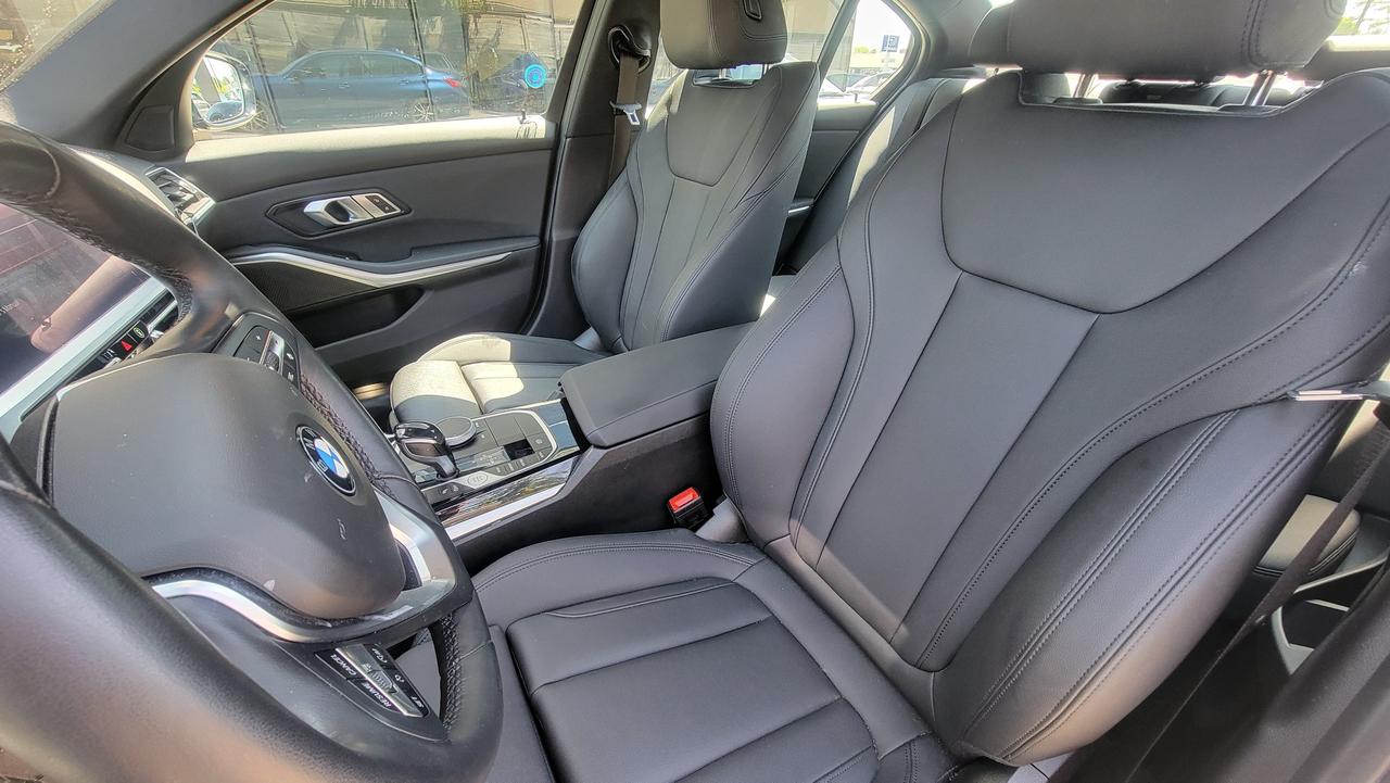 2021 BMW 330 i xDrive Photo