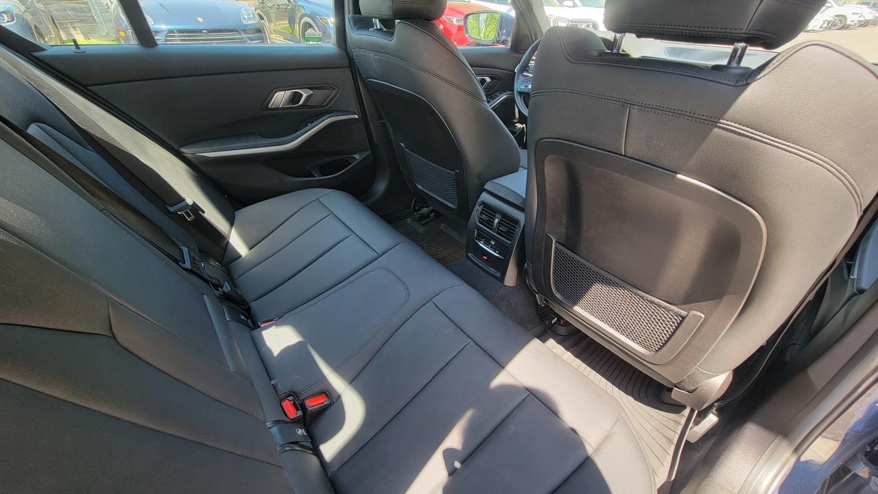 2021 BMW 330 i xDrive Photo